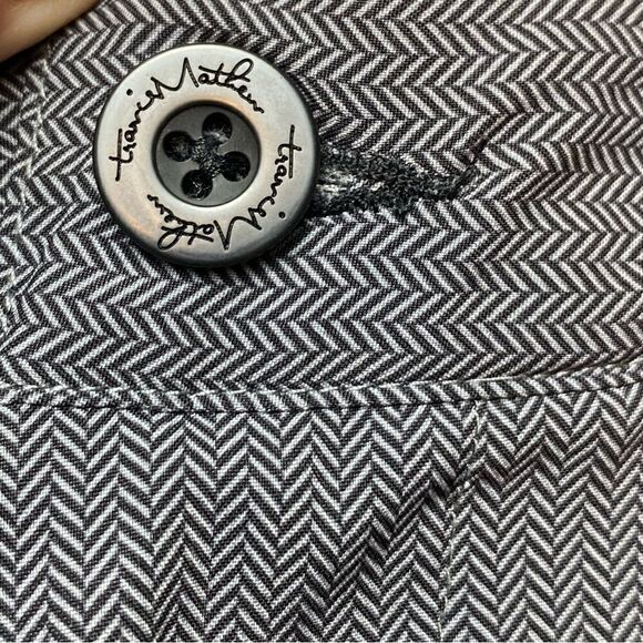 Travis Mathew Black Gray Design Shorts Size 36 - Picture 7 of 11